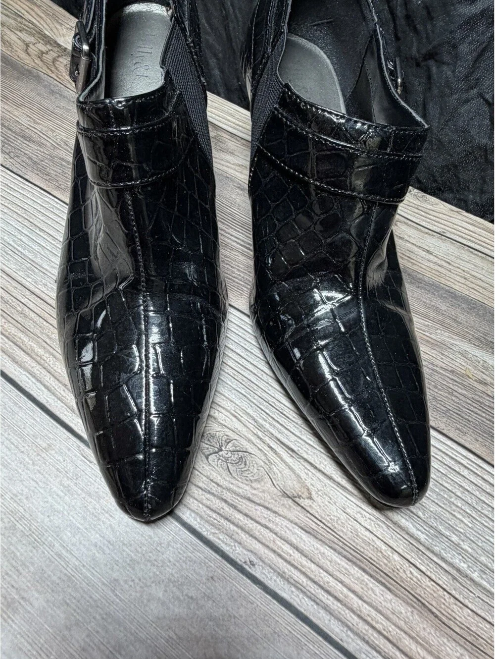 Kelly & Katie Paten Leather￼ Faux Alligator Booties Size 8